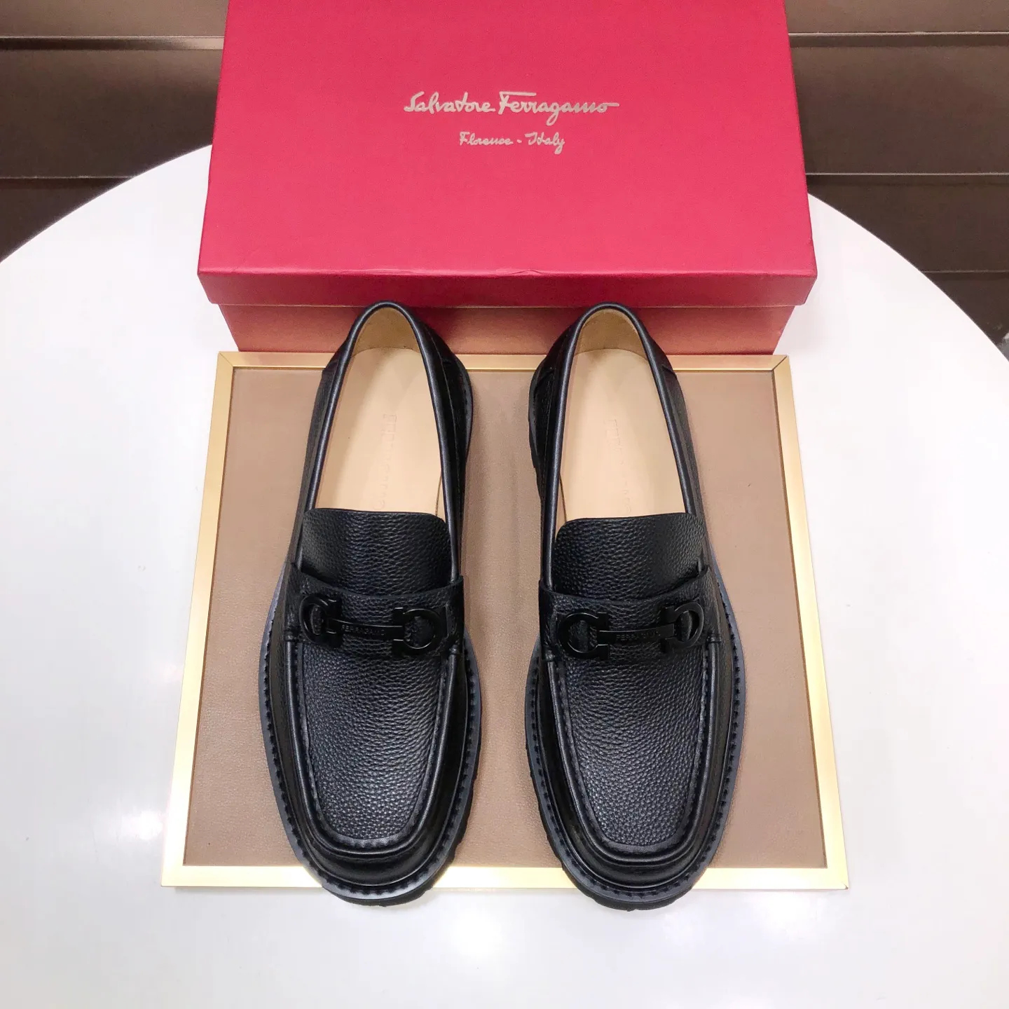 Men's shoes 💰680💰[Ferragamo/Ferragamo] The latest model in the counter. Original imported high-quality cowhide with open sides + imported 🐂 water-dyed cowhide lining + original luxury metal buckle + original combined outsole. No pressure for comparison. 39–45 (45 is custom-made and cannot be returned or exchanged)